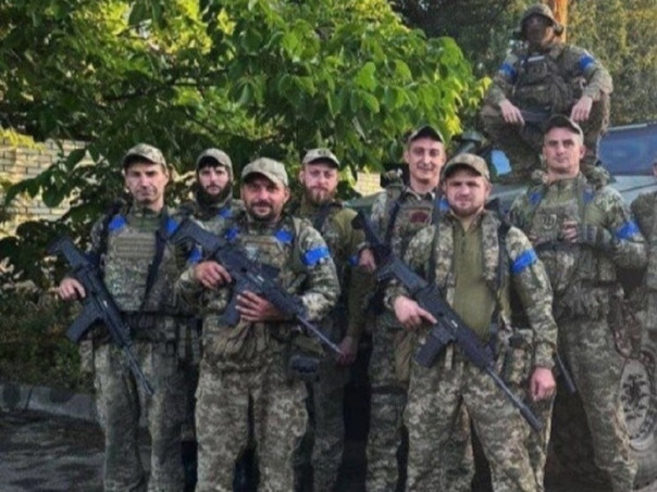 &laquo;Стрелял по мирным, а тут погрустнел&raquo;: кадры с плененным под Курском боевиком ВСУ обсуждают в Сети