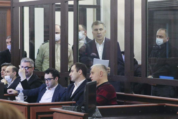 Тяжко виновен: Саакашвили могут обвинить в измене родине