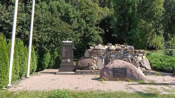 В Киеве с памятника воинам-афганцам неизвестные забрали БМП