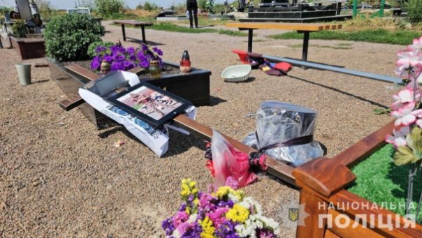 В Винницкой области мужчина разгромил более 70 могил военных