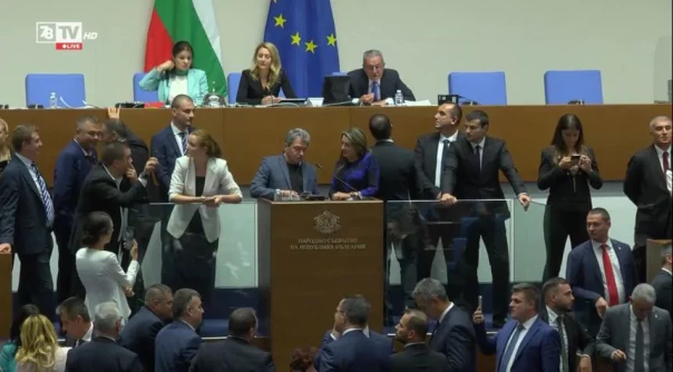 Хаос в болгарском парламенте: Как это напоминает Украину!