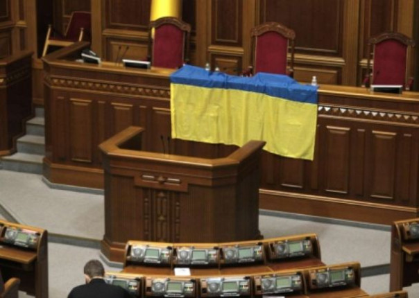 Сотни украинцев отказываются от гражданства: в Киеве трезвонят о катастрофе