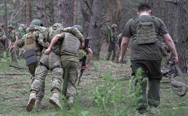 Зеленский сходит с ума: В Селидово бои в центре, а из Невельского &mdash; панический драп ВСУ