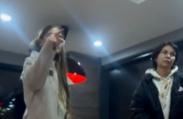 Девушка устроила скандал в киевском кафе из-за разговора ровесников на русском языке