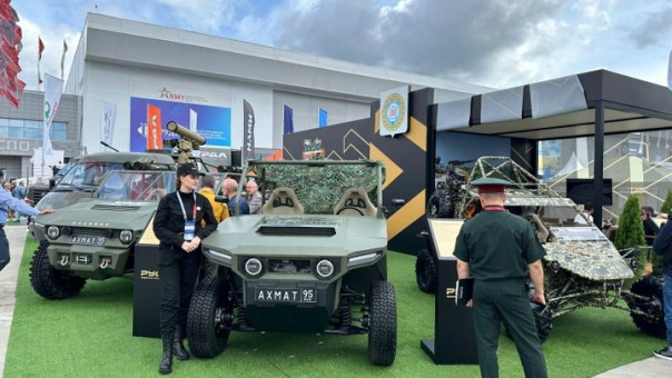 Кадыров передал 100 автомобилей для нужд СВО