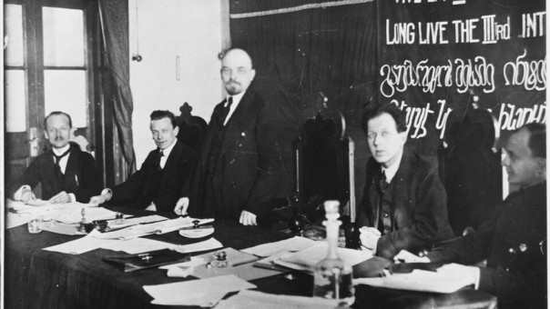 Корень украинской катастрофы – советская украинизация