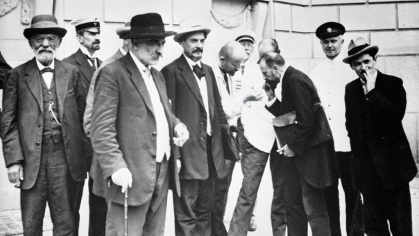 Корень украинской катастрофы – советская украинизация