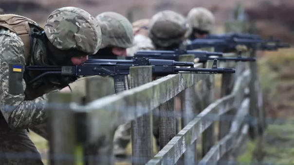 На Украине создают "зомби-армию". Она рискует снести все