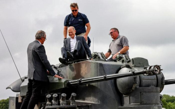 Оккупированная Германия и испуганный Шольц