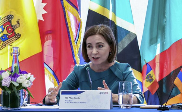 Оппозиция готовится победить Санду во втором туре