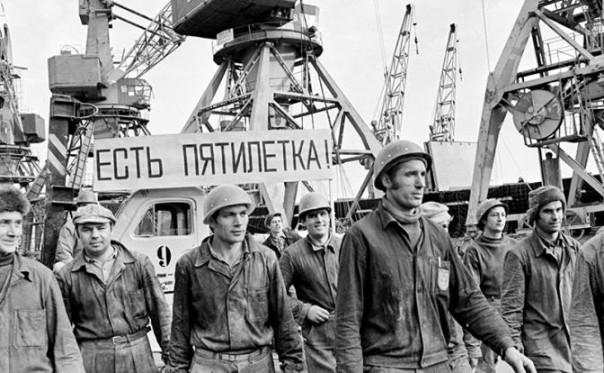 Валентин Катасонов: Советские пятилетки &mdash; чему не грех поучиться у Сталина