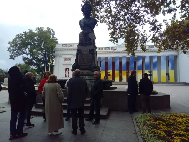 &laquo;Вестник психиатрии&raquo;: Одесские &laquo;белые кастрюли&raquo; за Пушкина, но против Скабеевой