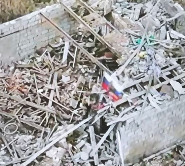 Армией России поднят флаг над Макаровкой!