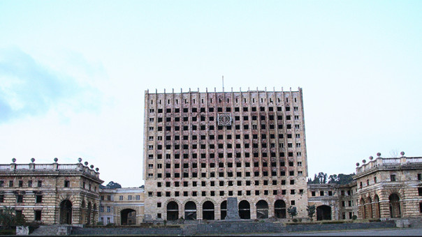 Дешёвый абхазский балаган во время украинской войны