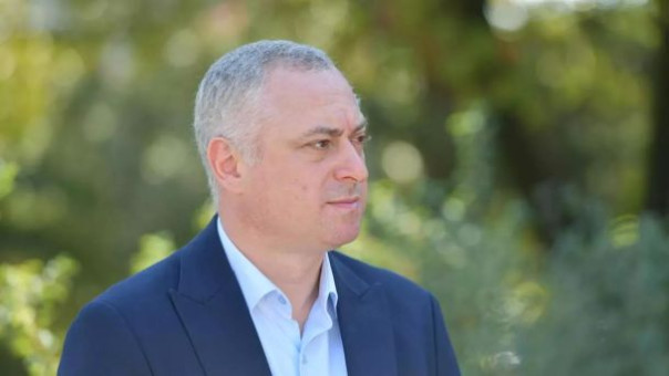 И. о. президента Абхазии подписал указ об отставке премьера