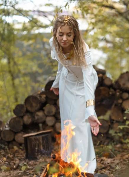 Поклонская на хэллоуин совсем осатанела