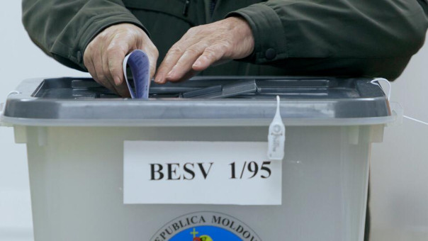 Президента Молдавии выбрали канадцы и американцы