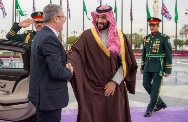 Британия for sale: Стармер в поисках подаяния на Ближнем Востоке