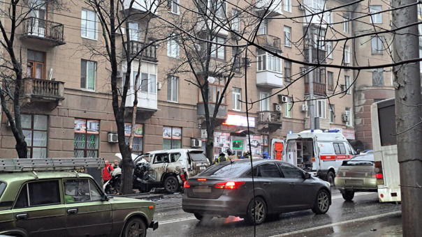 Два человека пострадали при взрыве внедорожника в Донецке