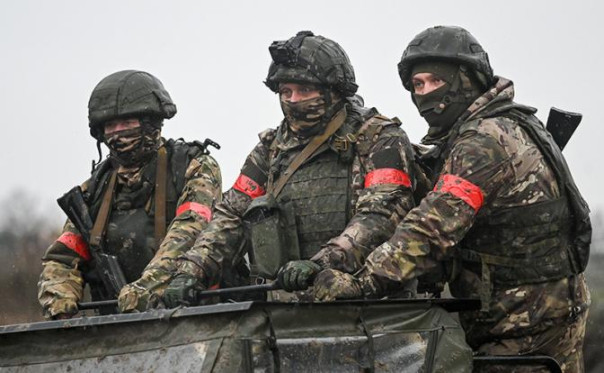 Курская дуга, 24 декабря: Сырский, отчаянно маневрируя войсками, не знает, как объяснить Зеленскому смысл русской фразы &laquo;тришкин кафтан&raquo;