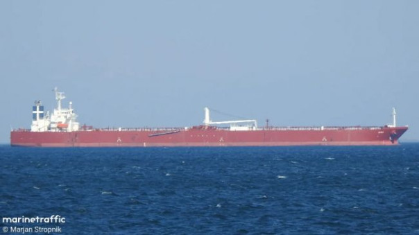 Отказавшийся идти в обход Великобритании танкер с российской нефтью прошел Ла-Манш