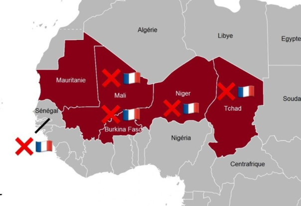 Сенегал и Чад просят Францию на выход