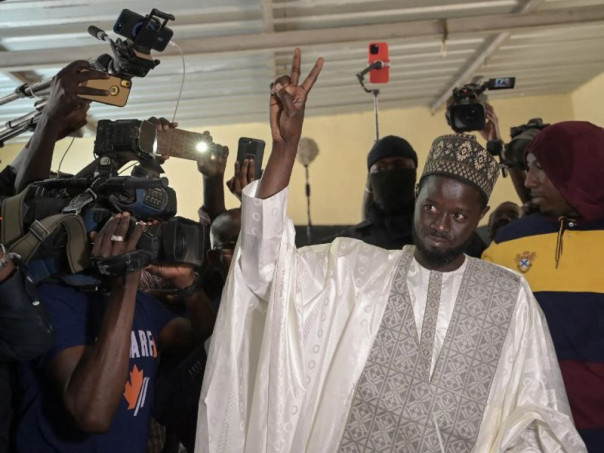 Сенегал и Чад просят Францию на выход