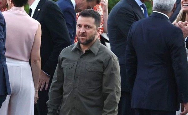 &laquo;Что за чудак?&raquo; Сын Трампа высмеял три попытки Зеленского прорваться на инаугурацию отца