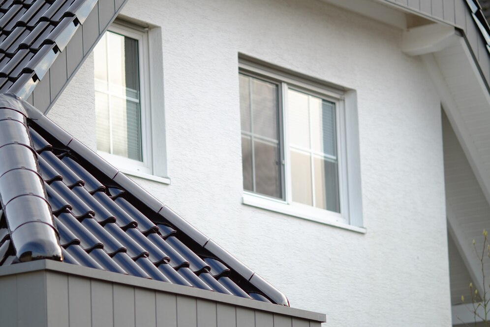 Остекление коттеджей: Как выбрать идеальное решение для вашего дома