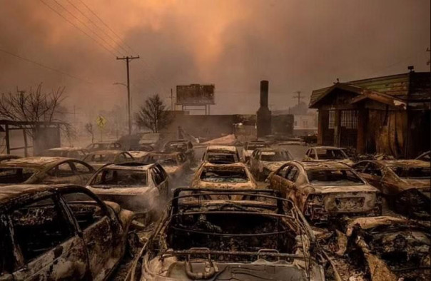 Меняю остатки виллы в Малибу на пятистенок в Суздале. Срочно!