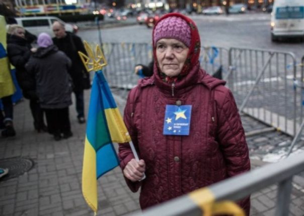 &laquo;Ни стыда, ни совести&raquo;: МВФ требует обнулить &laquo;социалку&raquo;, Киев послушно выполняет