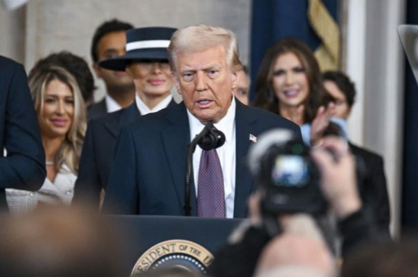 От него кровопролитиев ждали, а он чижика съел