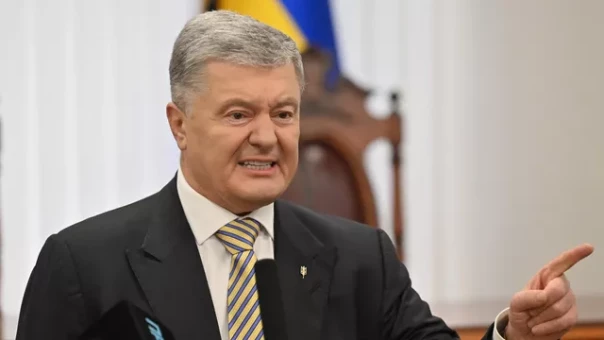 Порошенко назвал запоздалым решение по транзиту газа через Украину
