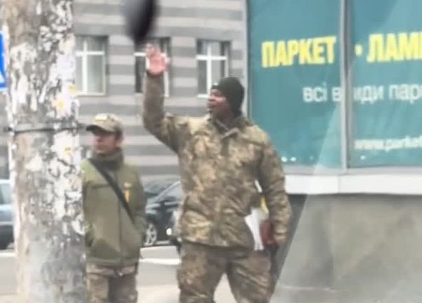 Силовая могилизация и новые лица на Украине: в Киеве замечены чернокожие наёмники-ТЦКашники