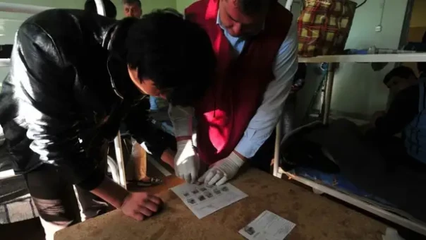 У мигрантов начали брать отпечатки пальцев - эффект оказался мгновенный. Что выяснилось?