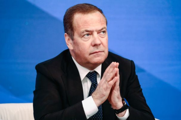 Дмитрий Медведев. Фильм «У края бездны» сильный, честный и очень печальный.