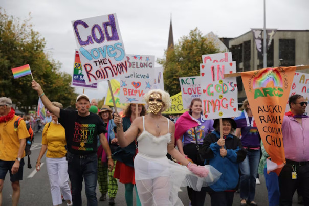 Коренные новозеландцы выступили против педерастии