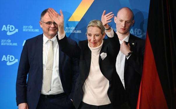 &laquo;С нами Трамп!&raquo;: &laquo;АдГ&raquo; вернет Германию в Россию