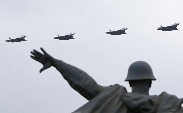 США и НАТО в ярости: Остановить российские Су-57, летящие в Алжир, оказалось невозможно