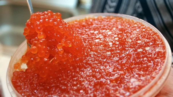 Арестованные в Подмосковье смогут покупать красную икру