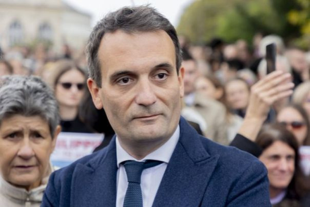 Во Франции заявили о необходимости немедленного ухода Зеленского с поста