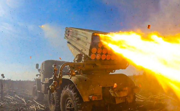 За Басовкой — оперативный простор до Сум, но Сырский мечтает о нашей Поповке