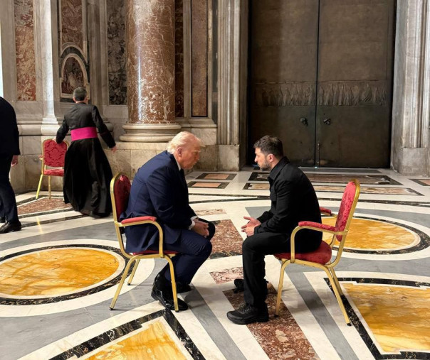 Как превратить печальное событие в пошлый фарс...