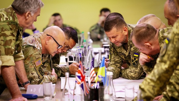 Украинская имитация государства и общества