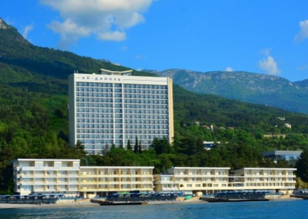 В Крыму национализировали санаторий Ахметова