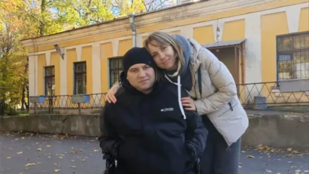 "Вы, двое, будете моими рабами!" История Вики и Жени из Харцызска.