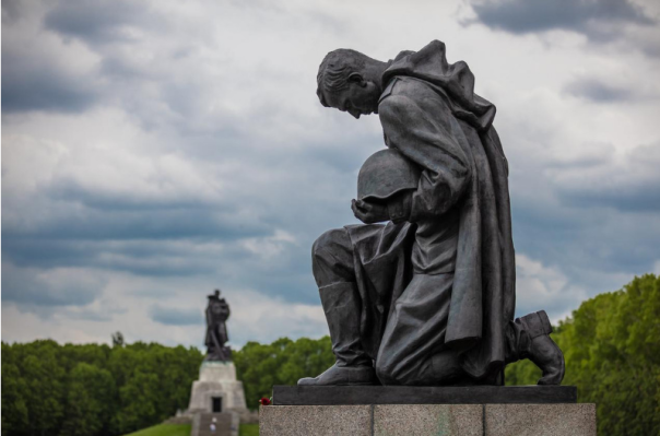 Забыли уроки 45-го. Германия решила "проучить" наших дипломатов перед 9 мая