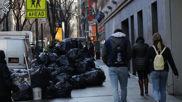Образ благополучной Америки рассыпается, как замок из песка