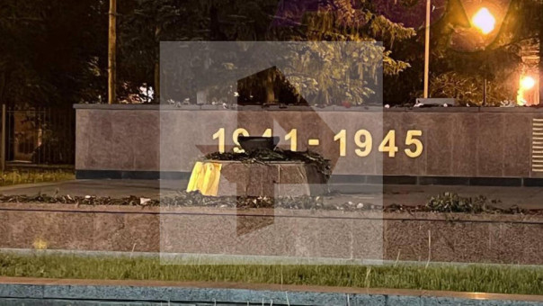 Вандал сжег в Вечном огне возложенные к памятнику цветы в Воронеже