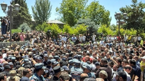 Флаг Армении убрали: сильный жест Лукашенко